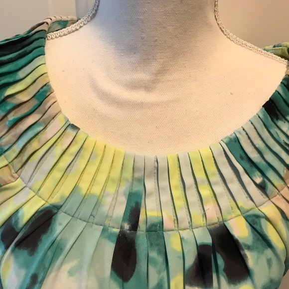 Style & Co. Floral Short Sleeve Blouse. Size S - Picture 3 of 7